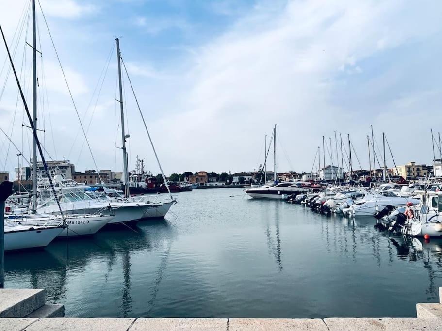 Alloggio Turistico In Zona Centrale - Aeroporto Fco Fiumicino Kültér fotó